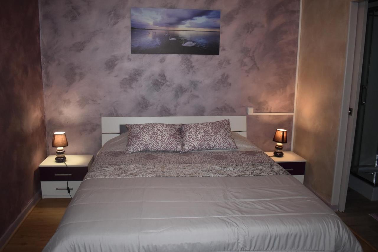 ラカノー Chez Augustin Bed & Breakfast エクステリア 写真