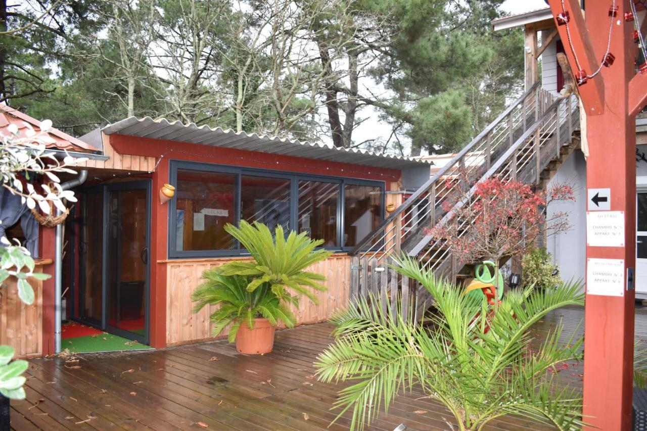 ラカノー Chez Augustin Bed & Breakfast エクステリア 写真
