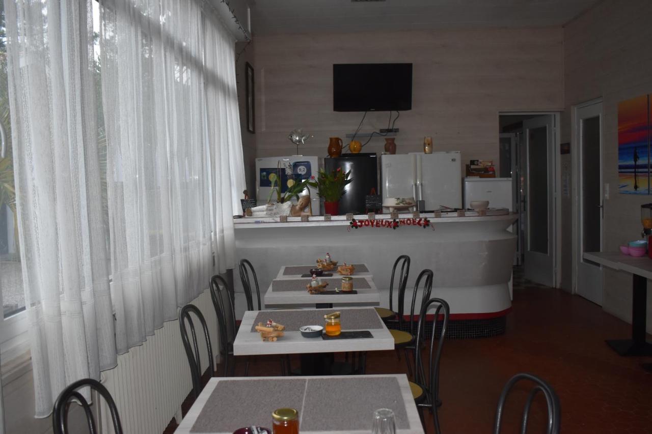 ラカノー Chez Augustin Bed & Breakfast エクステリア 写真