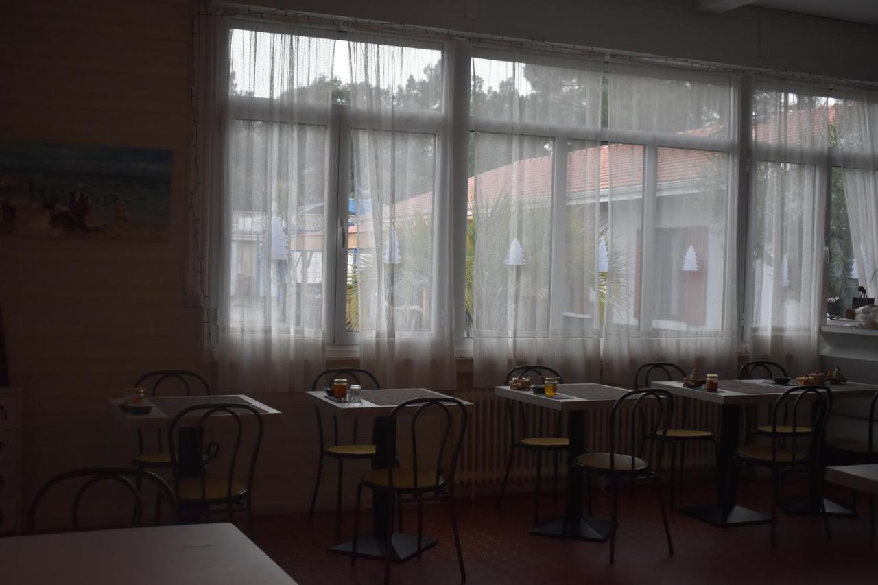 ラカノー Chez Augustin Bed & Breakfast エクステリア 写真